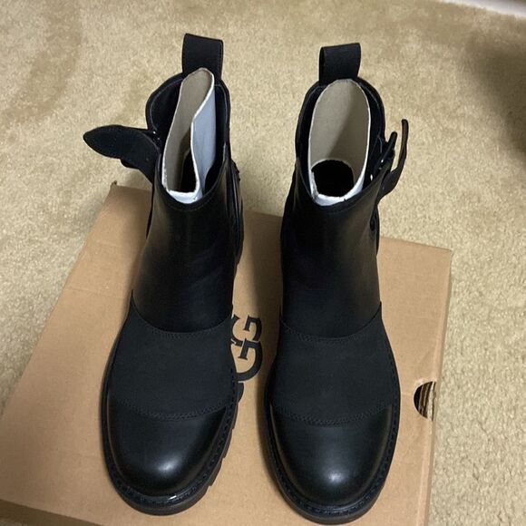 BRAND NEW *** UGG stockton booties - Picture 4 of 8